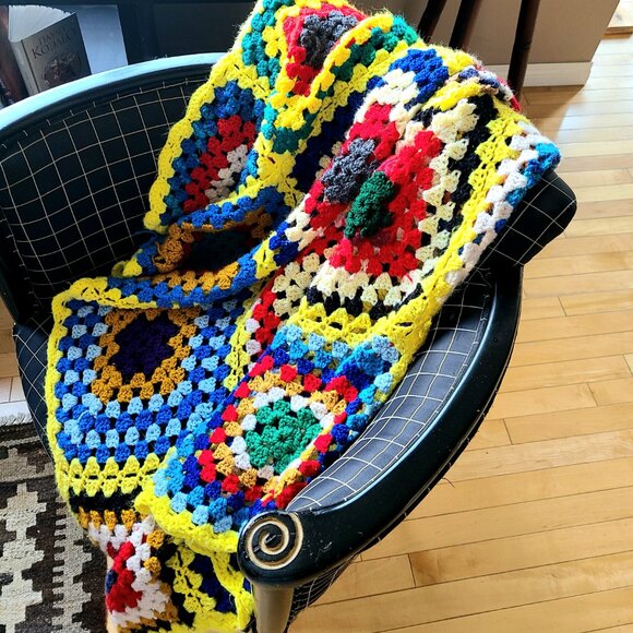 Granny square multicolored crochet throw blanket Afghan. - Picture 3 of 7